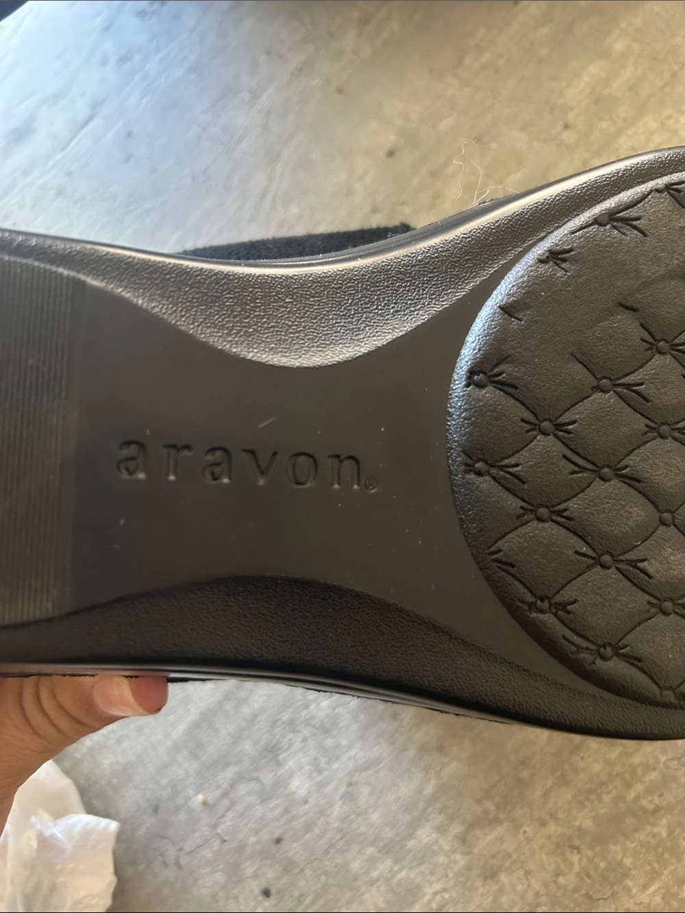 Aravon Black Metallic Suede
Cambridge 2 Strap Sandal women’s size 10 - Picture 12 of 12